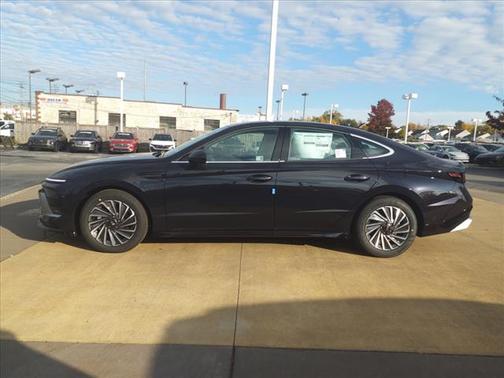 2025 Hyundai SONATA Hybrid SEL