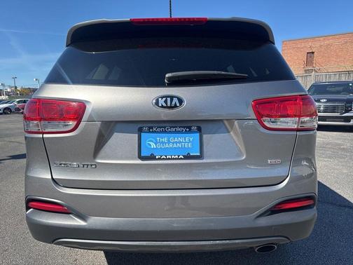 2017 Kia Sorento L