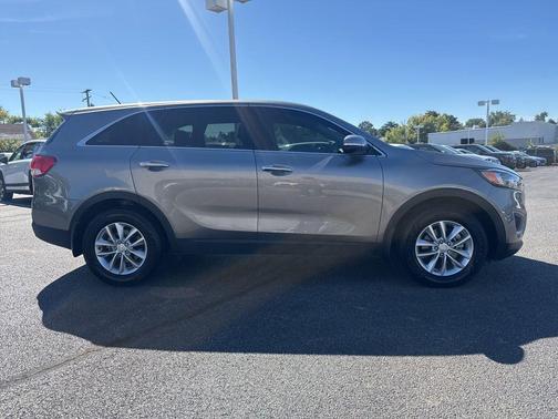 2017 Kia Sorento L