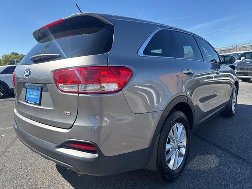 2017 Kia Sorento L