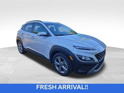 Lunar White 2023 Hyundai KONA SEL