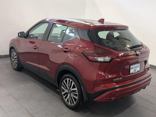 2022 Nissan Kicks SV