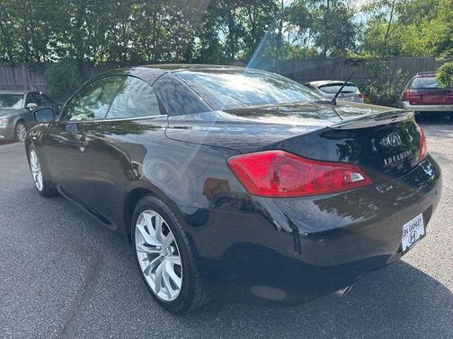 2011 INFINITI G37 Base