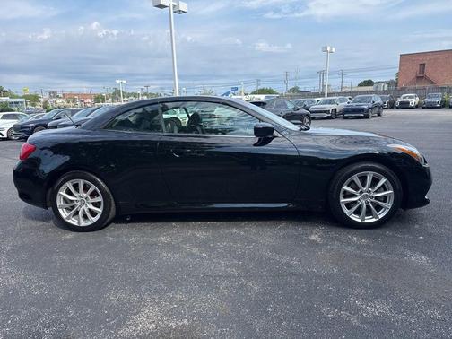 2011 INFINITI G37 Base