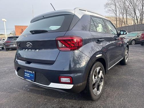 2023 Hyundai VENUE Limited