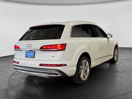 2021 Audi Q7 55 Premium Plus