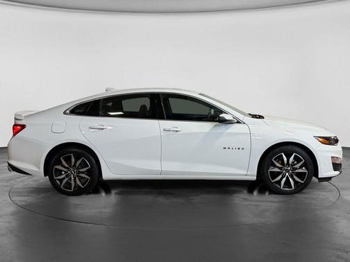 2022 Chevrolet Malibu RS