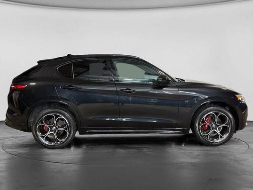 Vulcano Black Metallic 2023 Alfa Romeo Stelvio Veloce