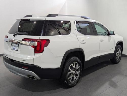 2022 GMC Acadia SLE