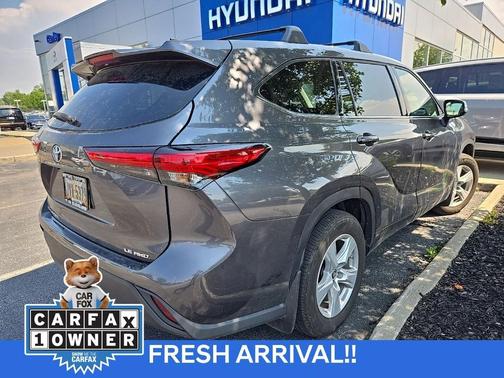 2022 Toyota Highlander LE