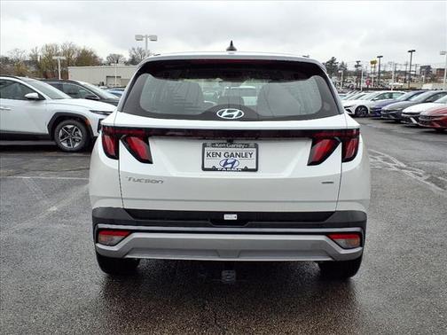 2025 Hyundai TUCSON SE
