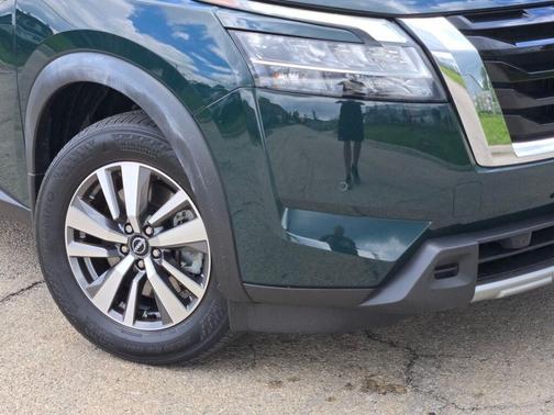 Obsidian Green 2024 Nissan Pathfinder SL