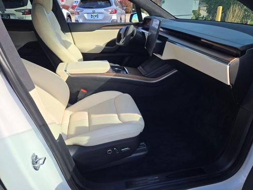 2023 Tesla Model X Standard Range