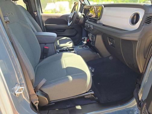 Anvil Clearcoat 2024 Jeep Wrangler Sahara