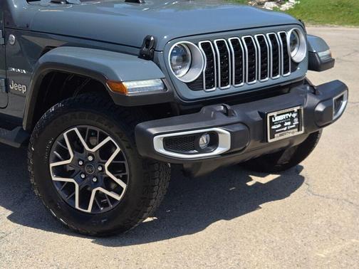 Anvil Clearcoat 2024 Jeep Wrangler Sahara