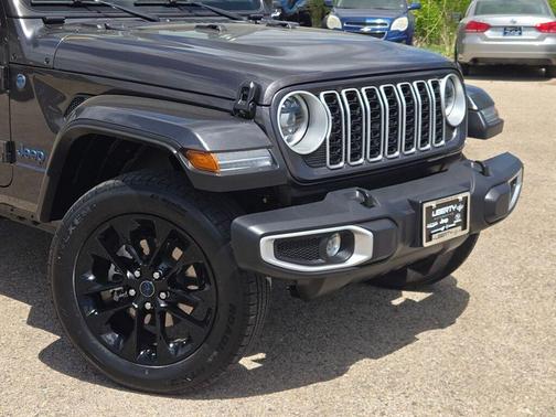 Granite Crystal Clearcoat Metallic 2025 Jeep Wrangler 4xe Sahara