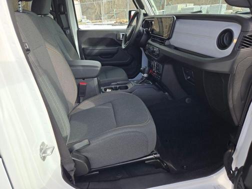 2025 Jeep Wrangler 4xe Sport