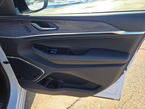 2025 Jeep Grand Cherokee Overland