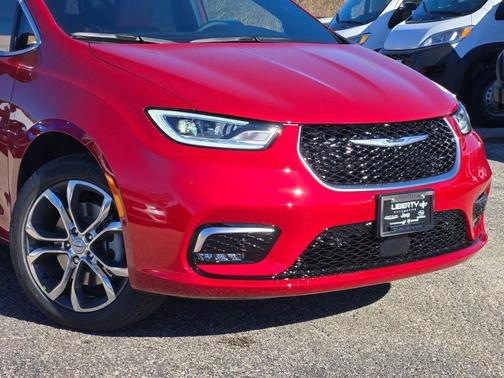 2026 Chrysler Pacifica Pinnacle