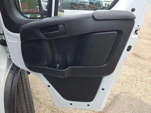 Bright White Clearcoat 2026 RAM ProMaster 1500 Low Roof