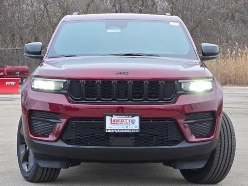 2025 Jeep Grand Cherokee Laredo