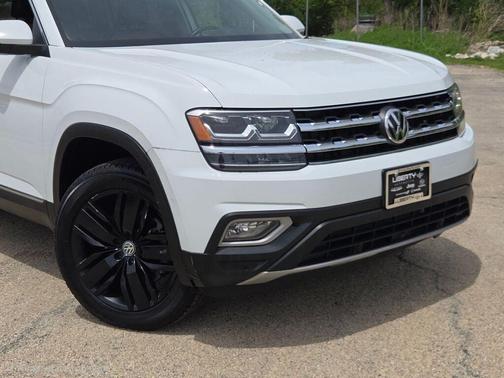 Pure White 2019 Volkswagen Atlas 3.6L SEL Premium