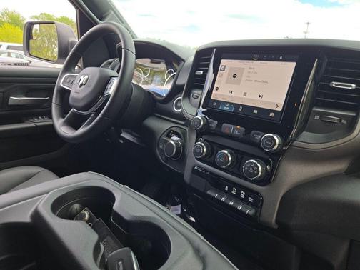 Bright White Clearcoat 2026 RAM 1500 Tradesman