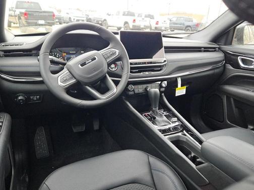 Silver Zynith 2026 Jeep Compass Latitude
