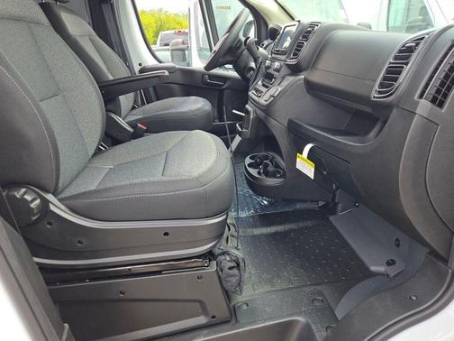 Bright White Clearcoat 2026 RAM ProMaster 1500 Low Roof