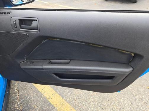 2012 Ford Mustang V6