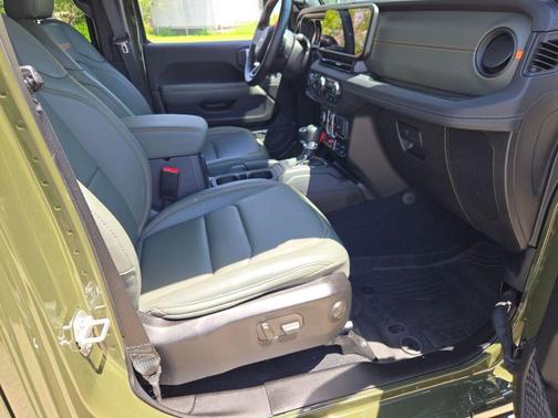 Sarge Green Clearcoat 2024 Jeep Gladiator Mojave