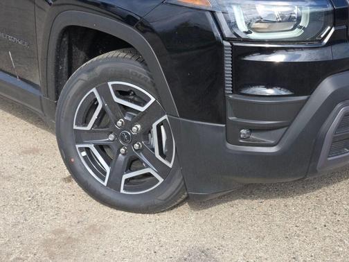 Diamond Black 2026 Jeep Cherokee LAREDO/LIMITED