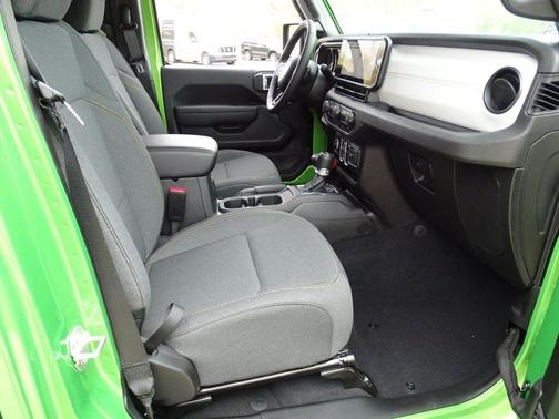 2025 Jeep Wrangler 4xe Sport