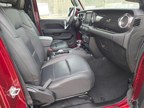 2021 Jeep Wrangler Unlimited Sahara Altitude