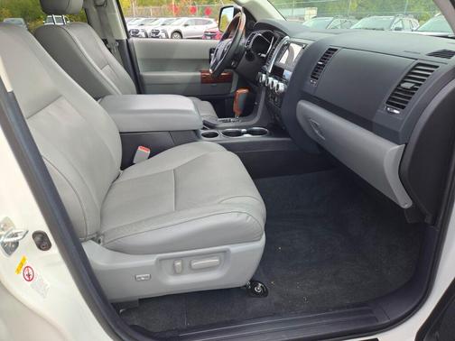 2021 Toyota Sequoia Platinum