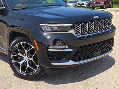 2025 Jeep Grand Cherokee Summit