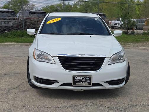 Bright White Clearcoat 2013 Chrysler 200 Limited