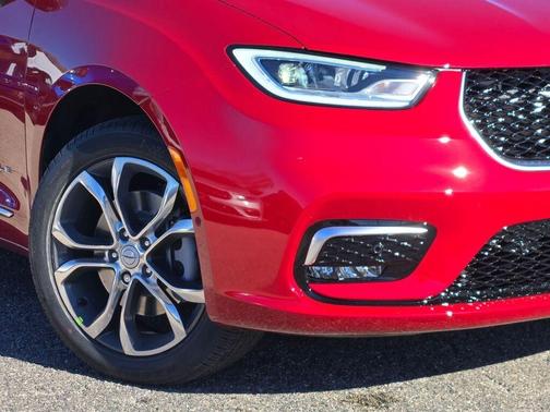 2026 Chrysler Pacifica Pinnacle