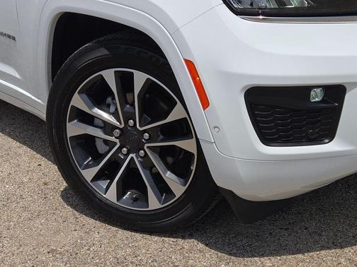 2022 Jeep Grand Cherokee Overland
