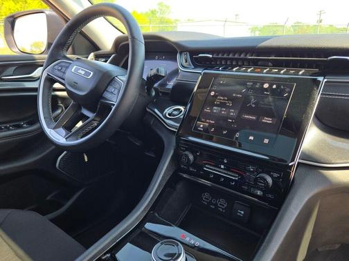 2022 Jeep Grand Cherokee Laredo