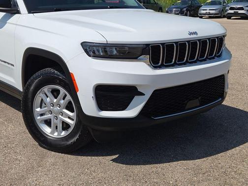 2022 Jeep Grand Cherokee Laredo