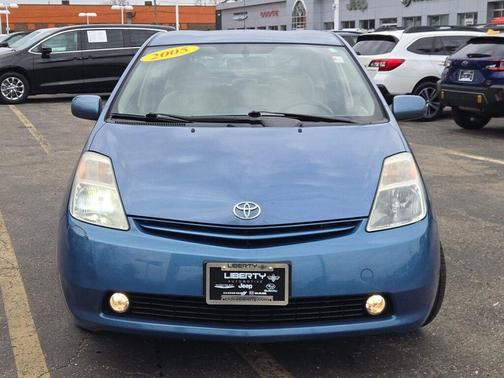 2005 Toyota Prius Base (CVT-E)