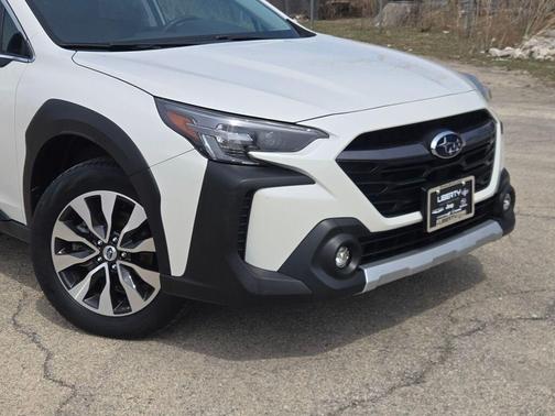 Crystal White Pearl 2023 Subaru Outback Limited