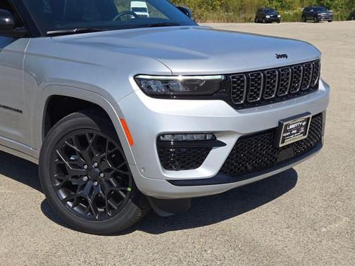 2025 Jeep Grand Cherokee Summit