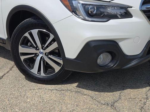 White 2019 Subaru Outback 3.6R Limited