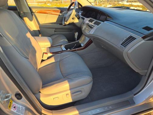 2008 Toyota Avalon XL