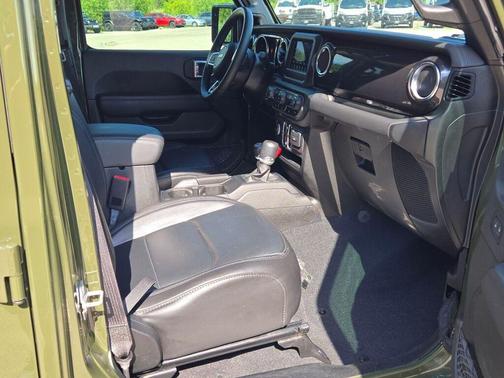 2021 Jeep Wrangler Unlimited Sahara Altitude