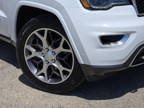 Bright White Clearcoat 2018 Jeep Grand Cherokee Limited