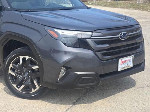 Magnetite Gray Metallic 2025 Subaru Forester Hybrid