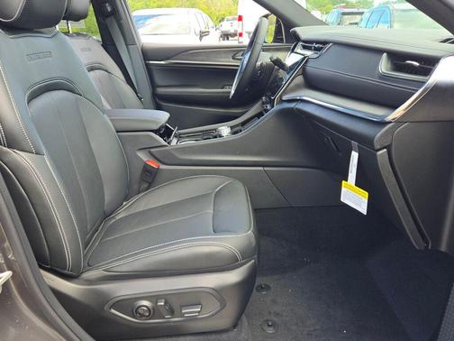 2025 Jeep Grand Cherokee Overland